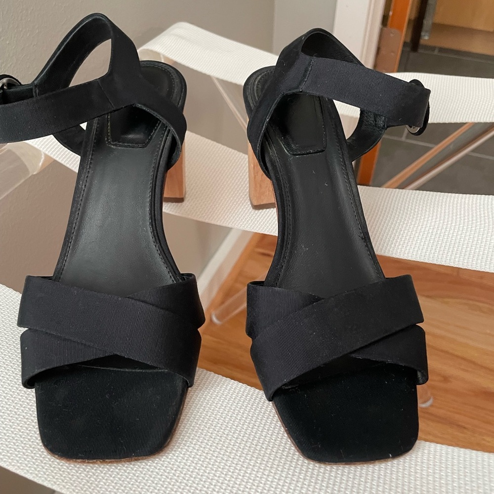 Doen Block Heel Shoes